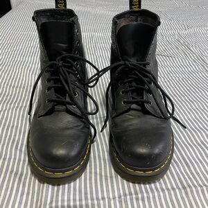 Dr. Marten Vegan Leather Lace Up Combat Boots 8